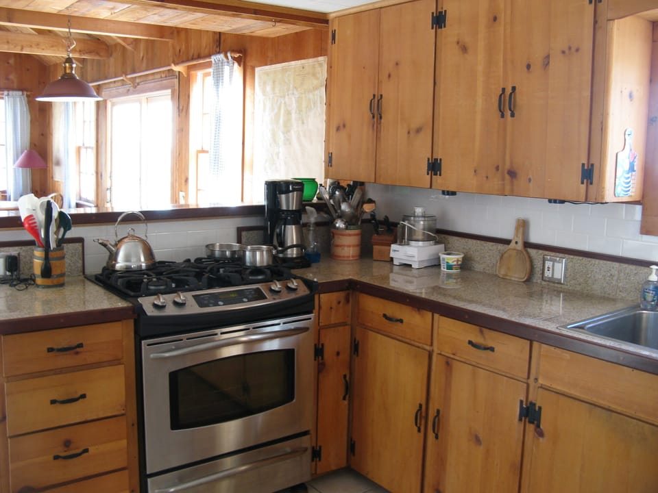 fully equipped kitchen