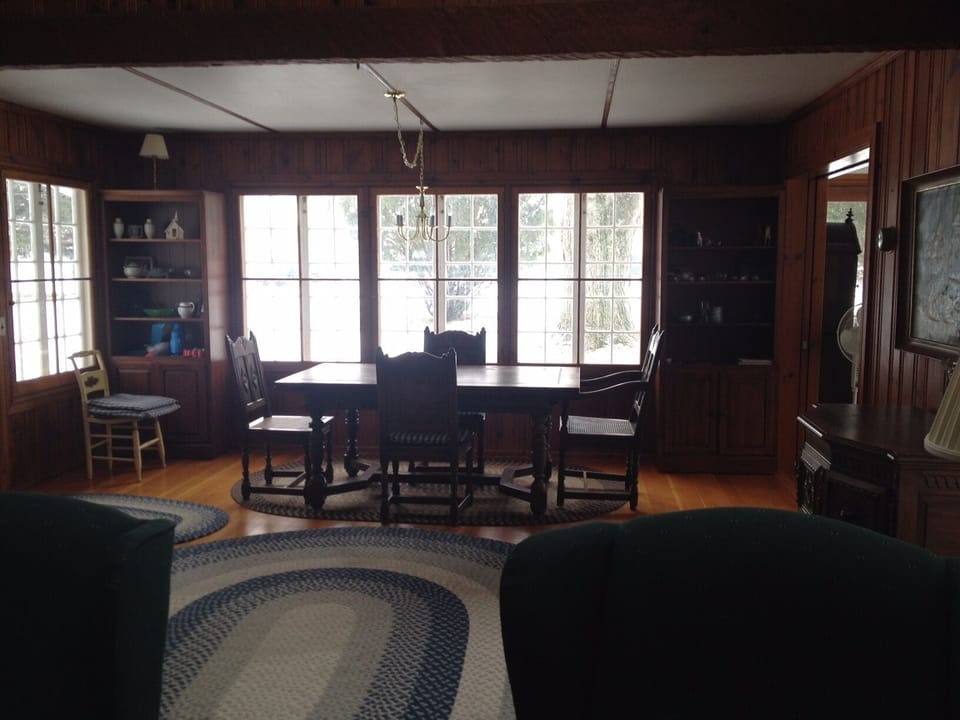 Dining room.