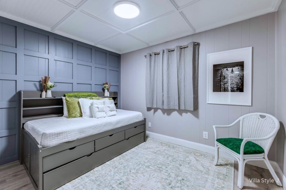Villa Style 2 Guest Bedroom w/Full-Twin Trundle