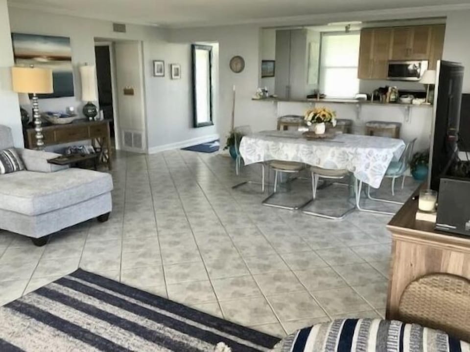 Dining area. 
