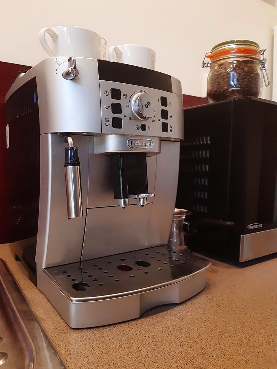 Coffee machine for making beautiful espressos and lattes.