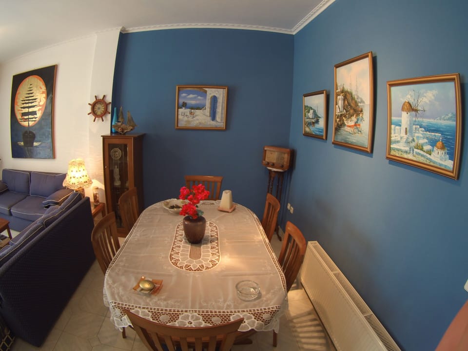 BLUE & WHITE MAISONETTE