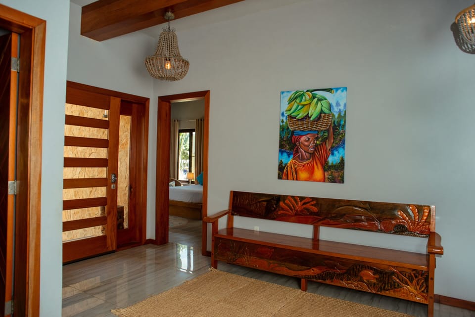 Entry Foyer and Bedroom 3 entrance.