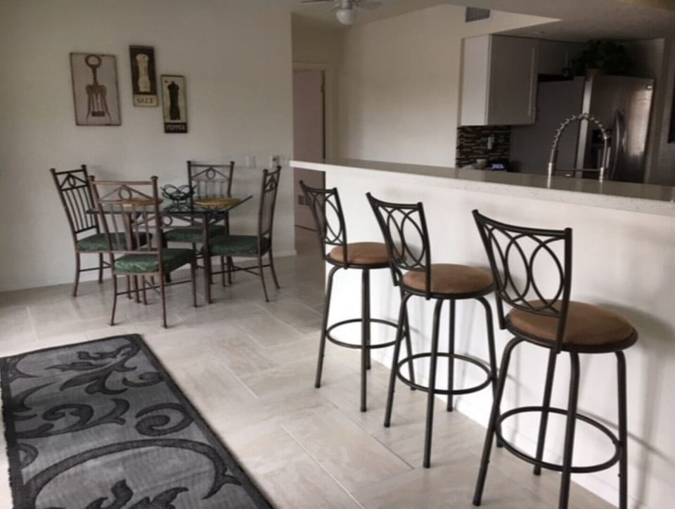 Bar & Table Seating in Kitchen