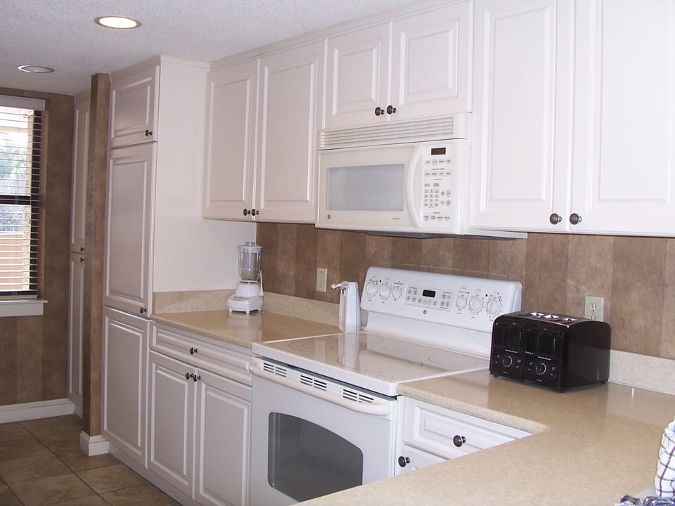 fully furnished kitchen
