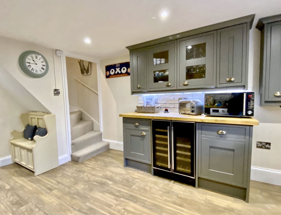 The kitchen can also be accessed from the street.