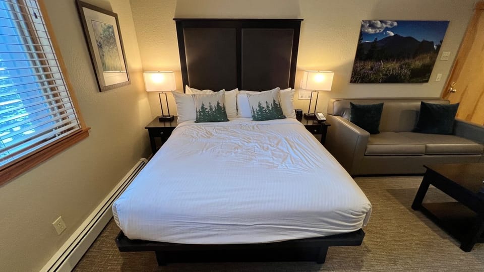 Queen set bed and a pull out sofa in 2nd bedroom quarters