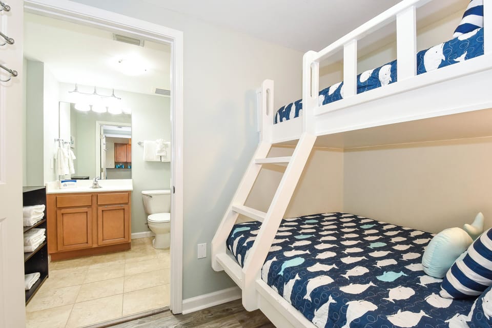 The Palms of Destin 2411 - Guest Bedroom