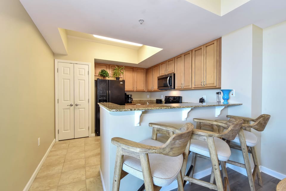 The Palms of Destin 2816 - Breakfast Bar Area