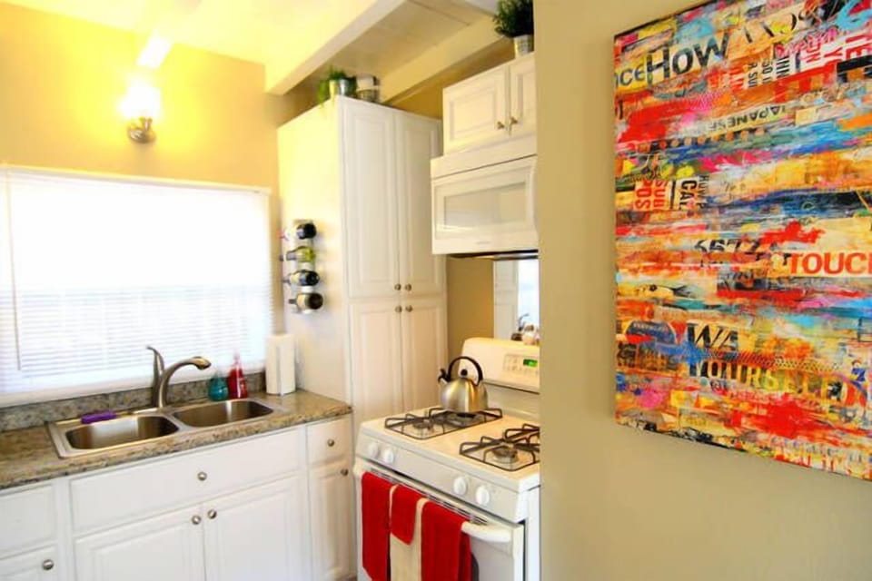 Full kitchen stocked with the necessities!