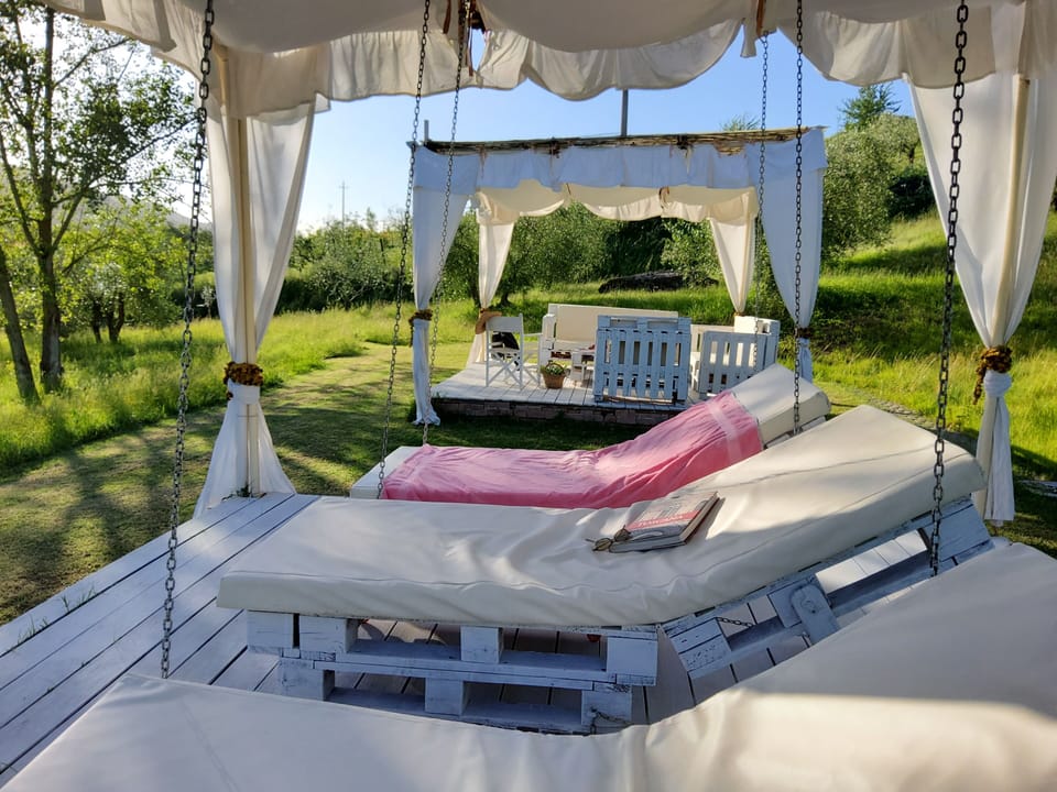 2 Elegant Gazebos amid 2 hectares of Olive Groves.
Come and Chillax!