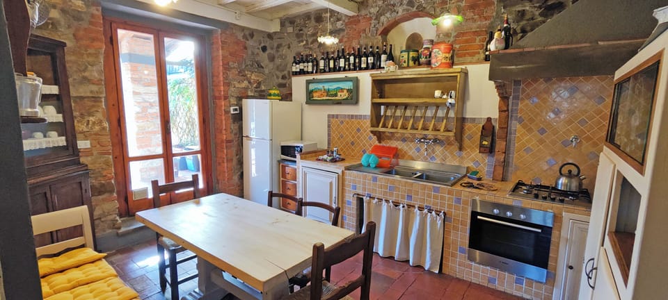 CASA MICHELANGELO in VILLA CAFAGGIOLO: Kitchen
