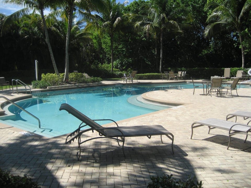 Montreux Village pool