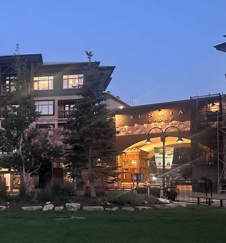 Top 4 th floor corner condo faces the mountain slopes and village activities!