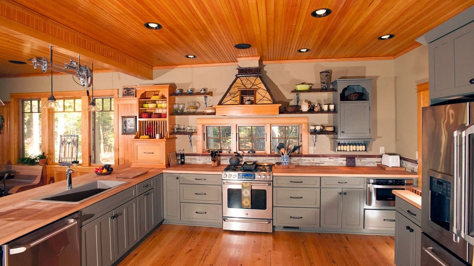 Top knotch well stocked "cooks" kitchen with all the amenities