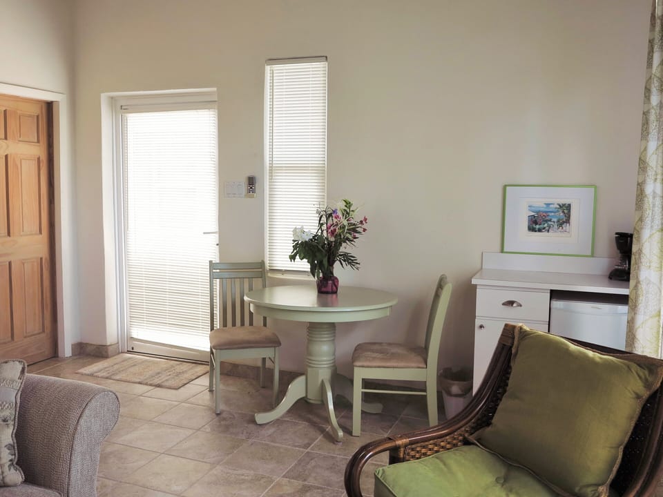 guest cottage 