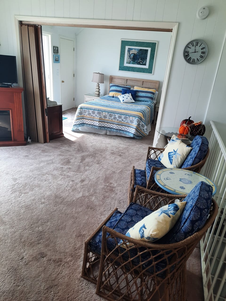 upstairs loft and 2nd master