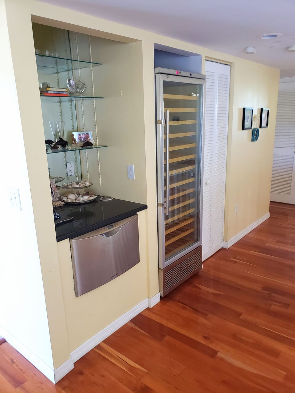 Built in bar and wine cooler