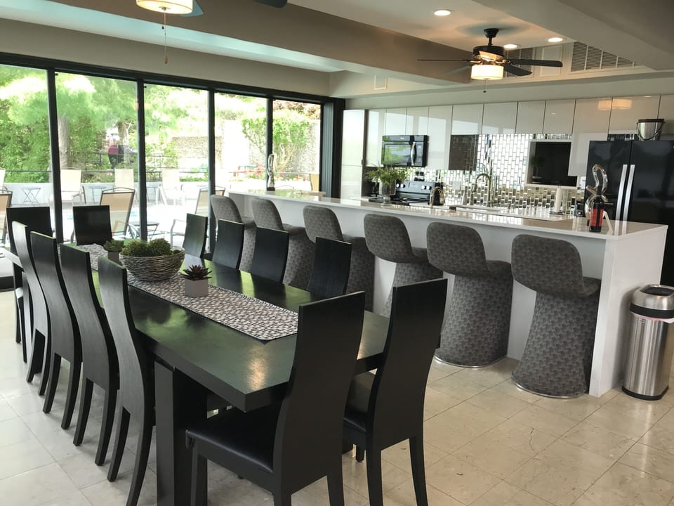 Newly remolded Dining and Kitchen area.