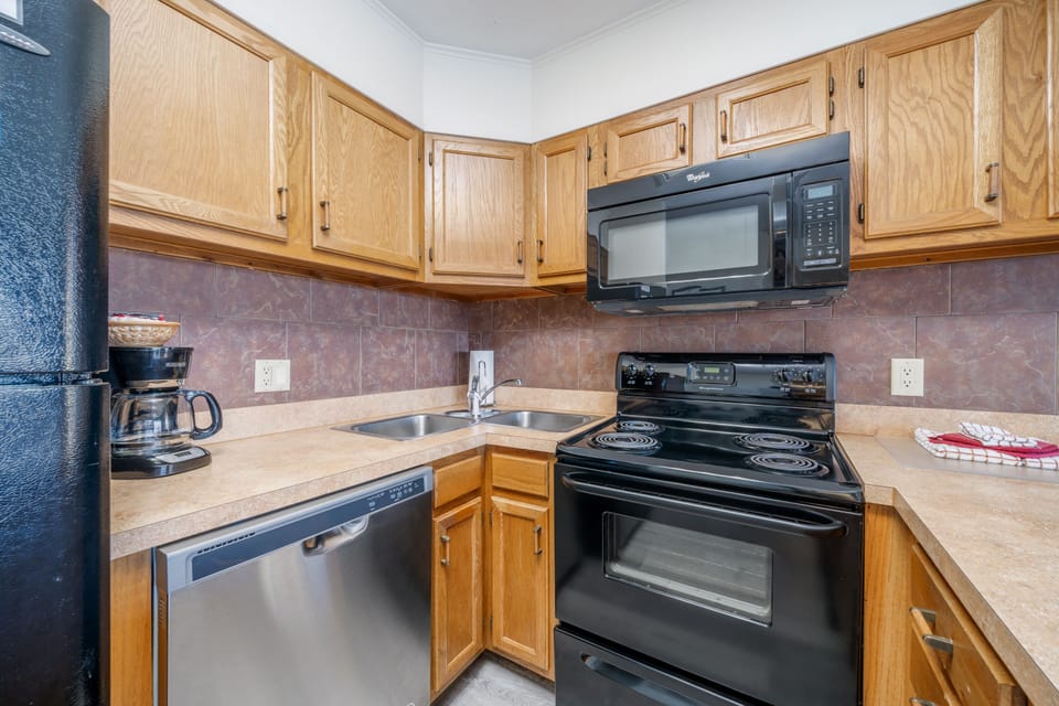 Full Kitchen!