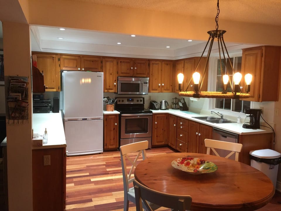 Kitchen and eat in area.