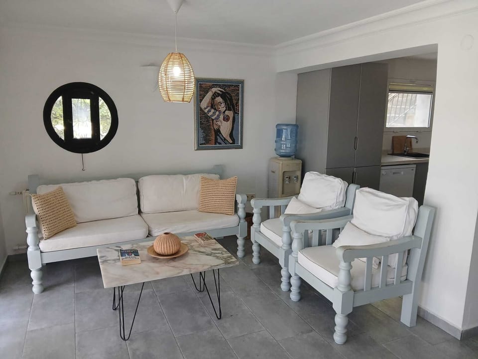 Sitting area lower ground floor