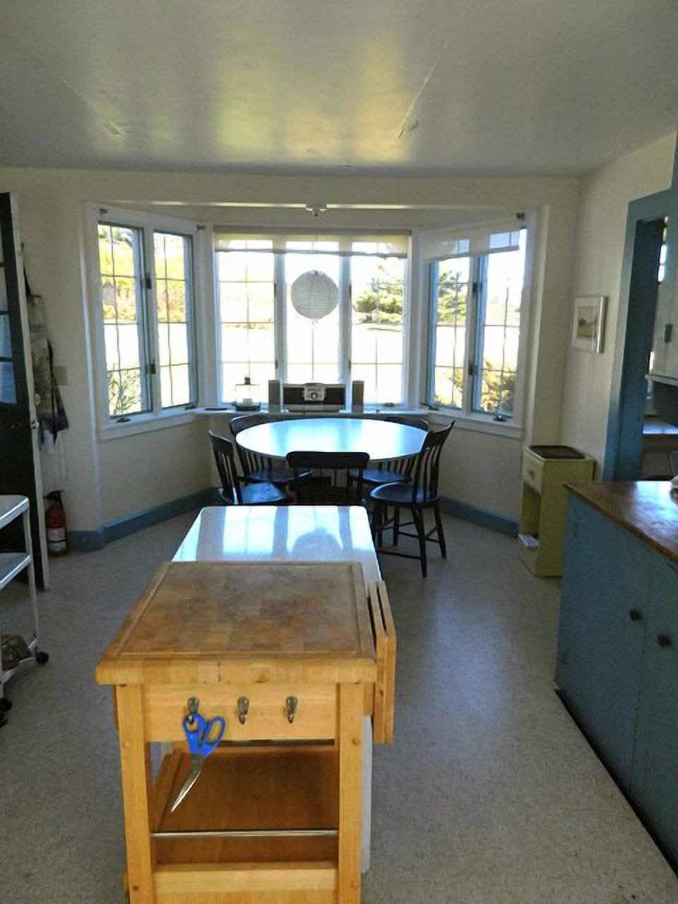 Eat in Kitchen - bay window looking out over lawn and Thoroughfare