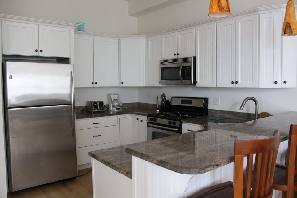 Kitchen Open Floor Plan With Breakfast Bar