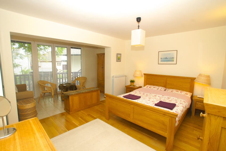 Main bedroom ... relax in peace away from the family hubbub!