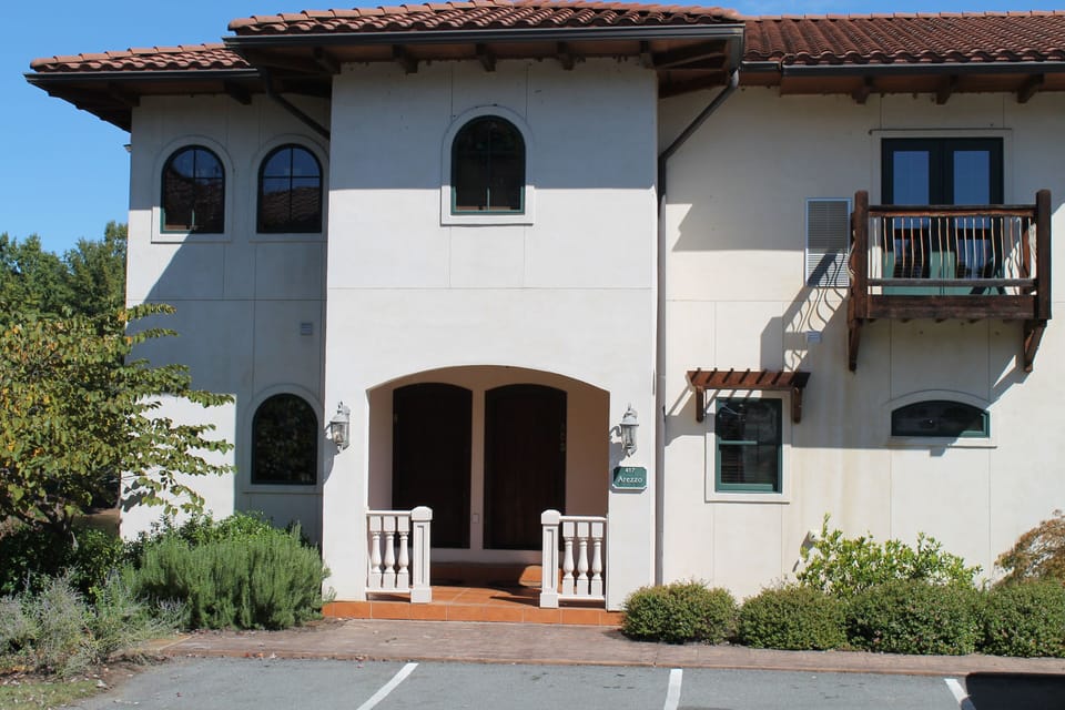 Front of Villa with walk in access to Suite A