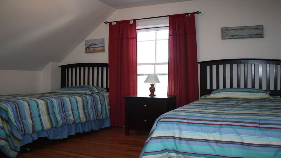 Twin Bedroom