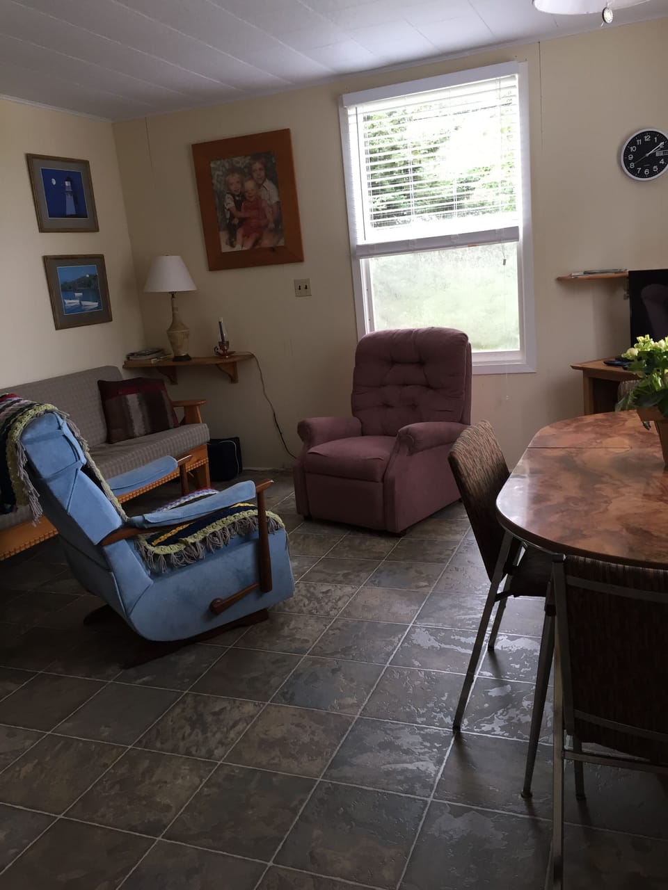 Living room - Lots of room to relax