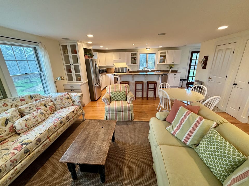 Lively Cottage Living Room 