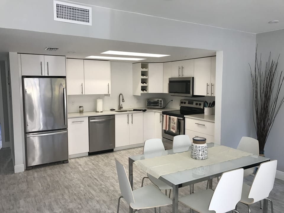 Open Kitchen with dinning area