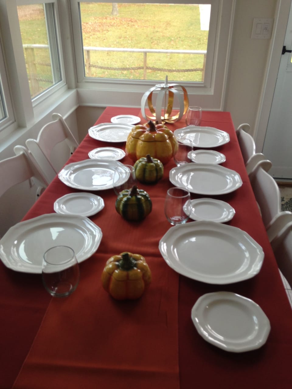 Expanding table for group dinner