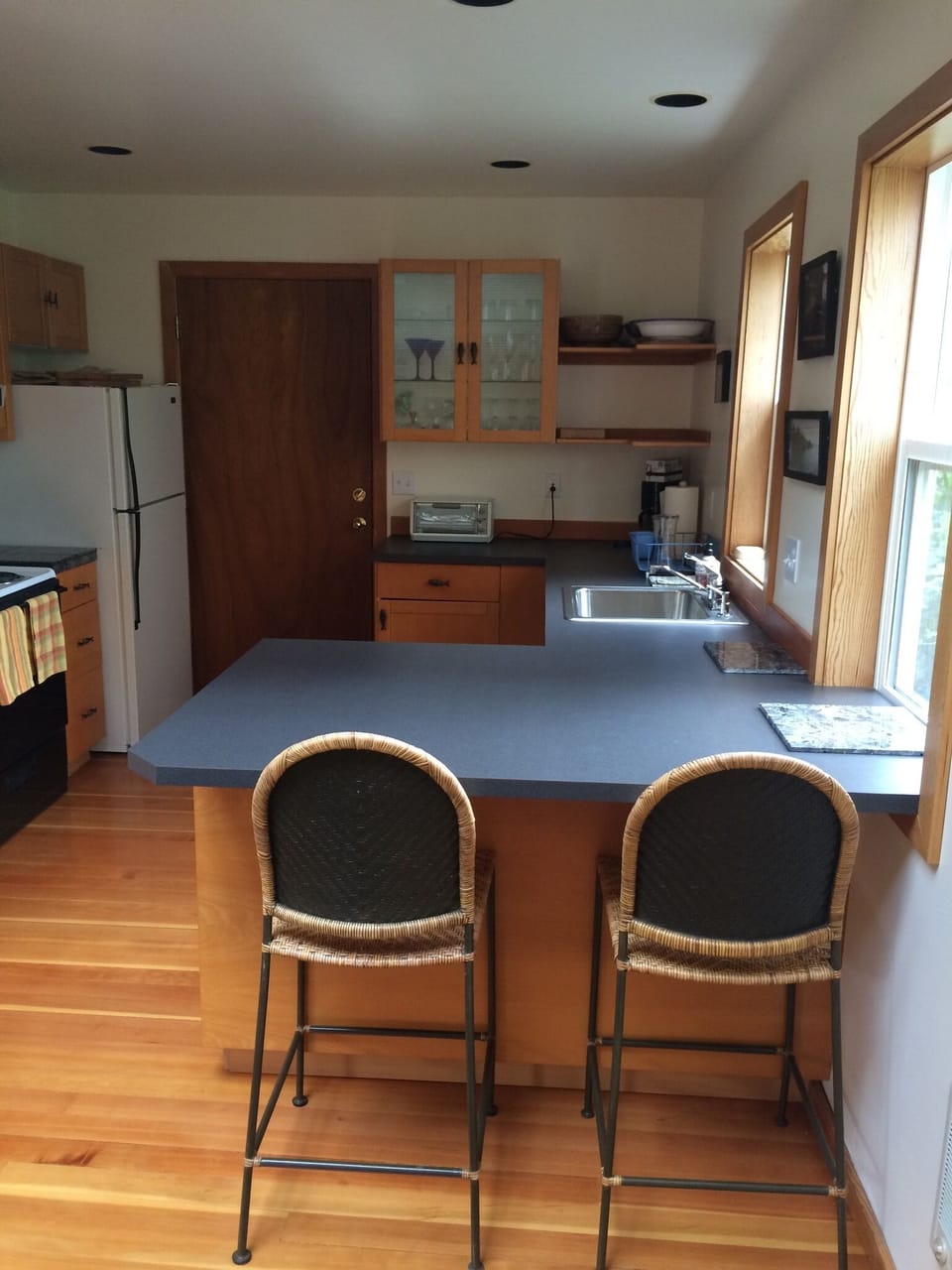 Kitchen bar area

