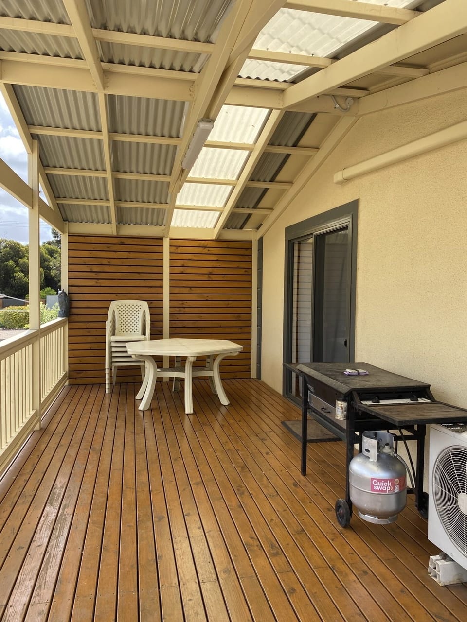Rear deck has 6 seat outdoor setting