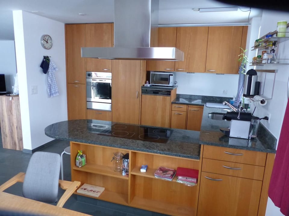 Kitchen and dining room 2