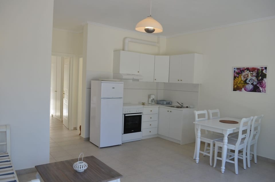 Kitchen Dining Area 