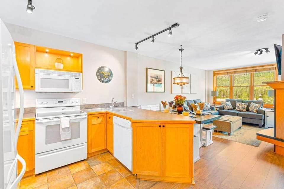 Silver Mill Condos 1 Bedroom kitchen