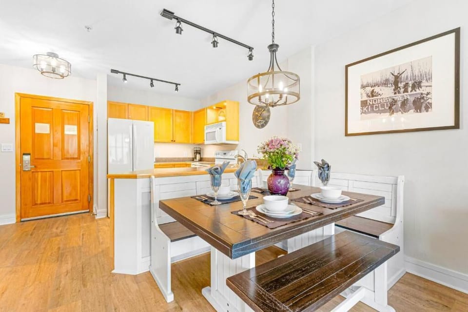 Silver Mill Condos 1 Bedroom dining area