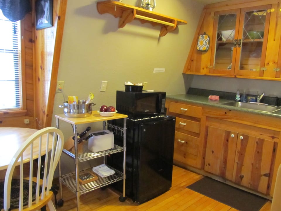 Kitchenette Side Left