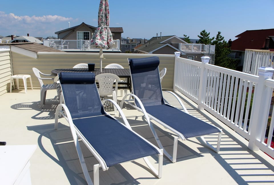 Roof deck 