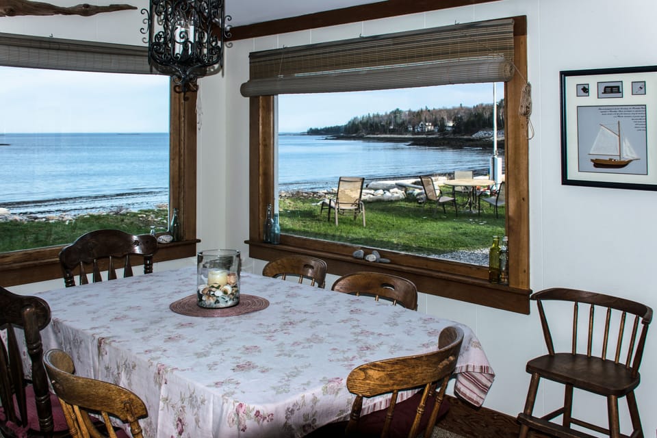 Dining area for 6.  Could a fine restaurant have better ocean-side seating?