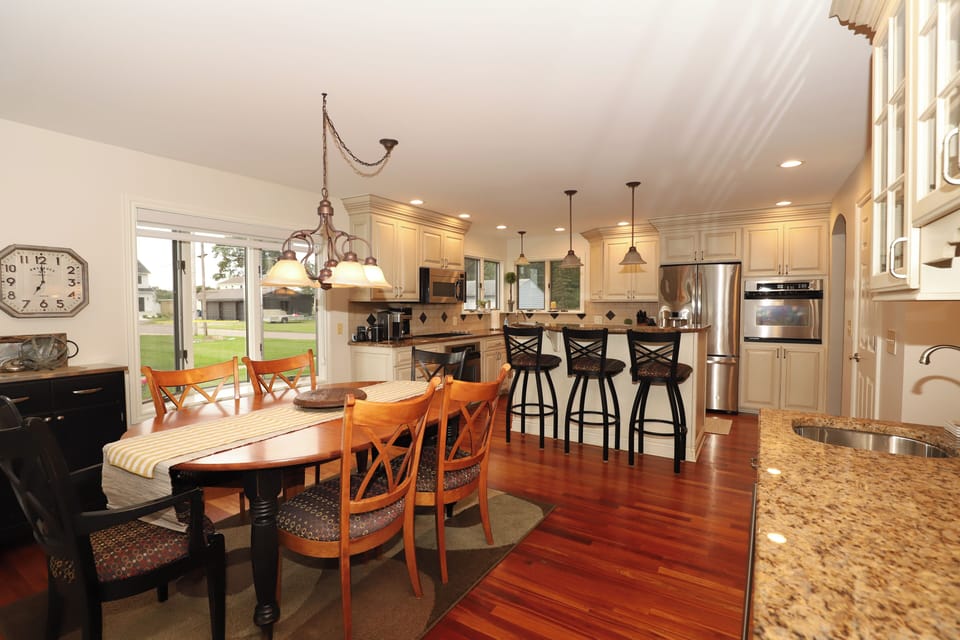 Kitchen/Dining 