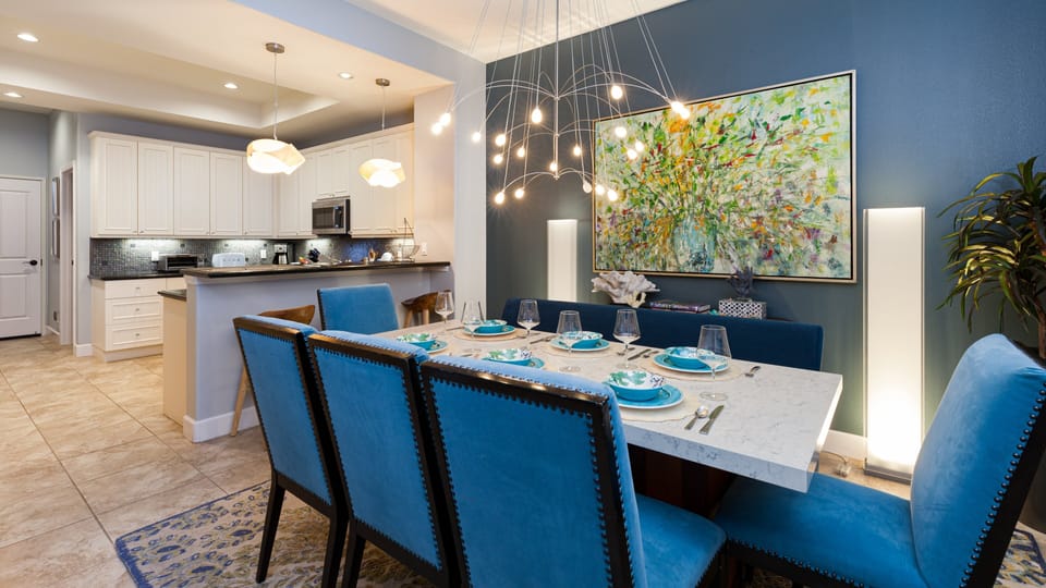 Dining table right off the kitchen