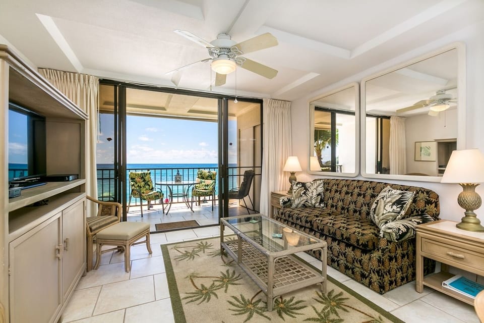 LivingRoom has been updated-kept photo showing beautiful ocean view-see
next pic