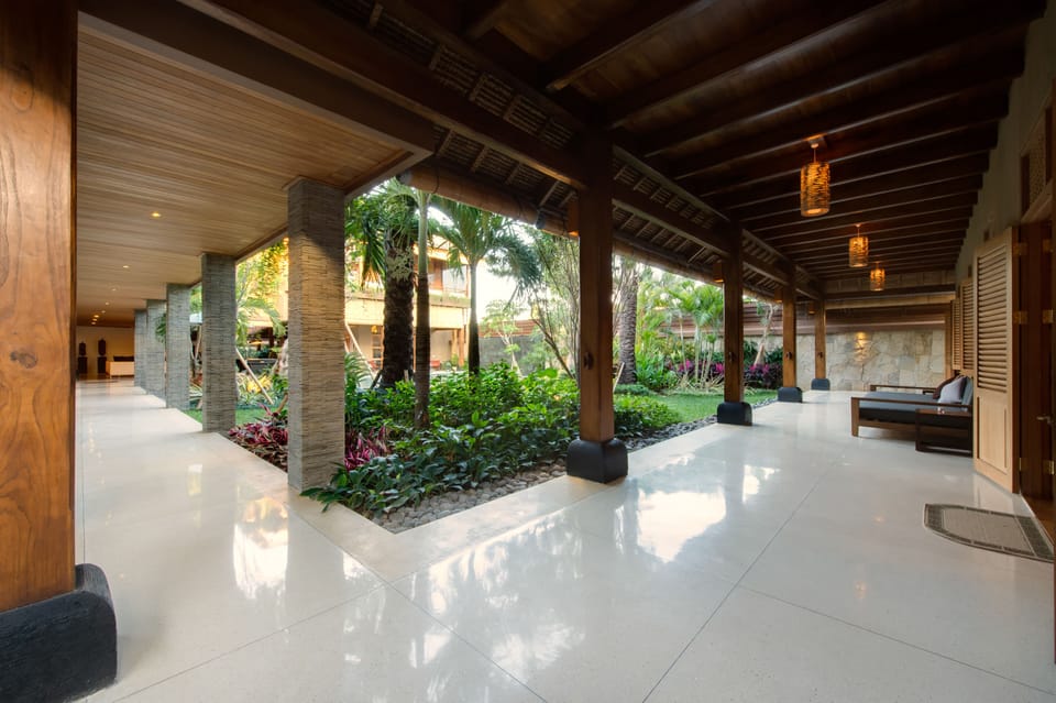 Spacious 9BR villa by the beach Seminyak