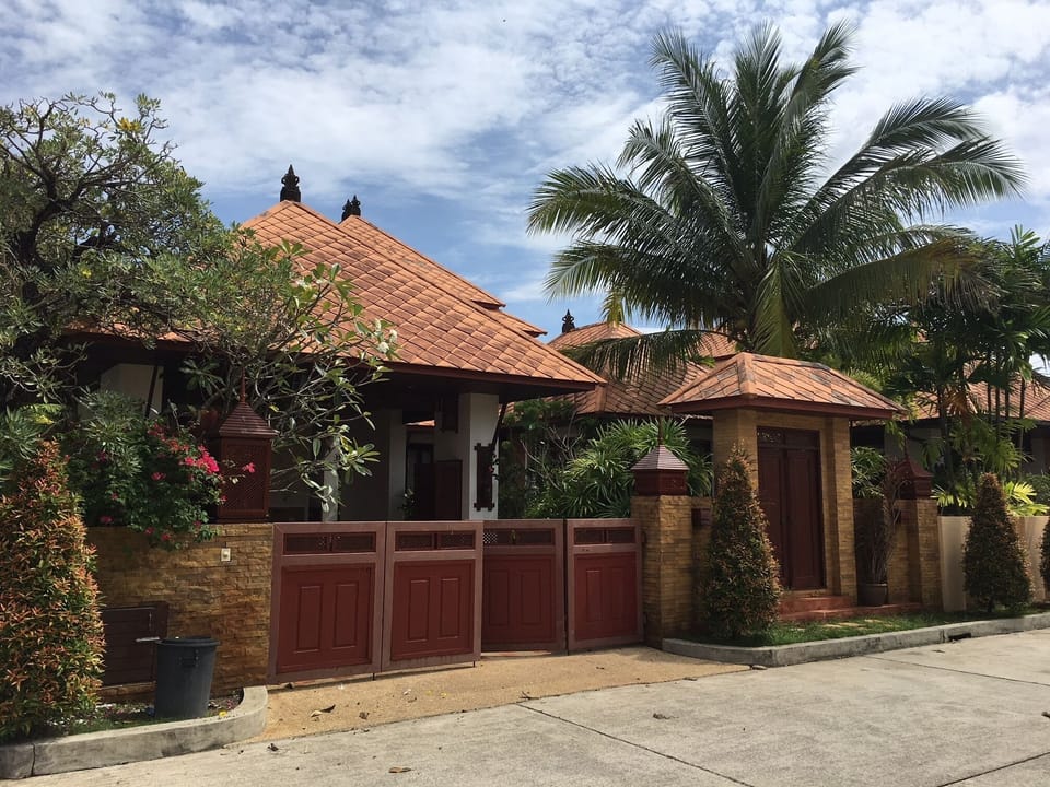 FRONT OF VILLA