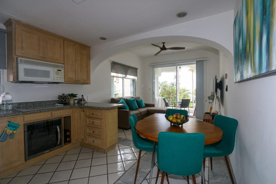 New Table and Comfortable chairs. Brand new ceiling fan